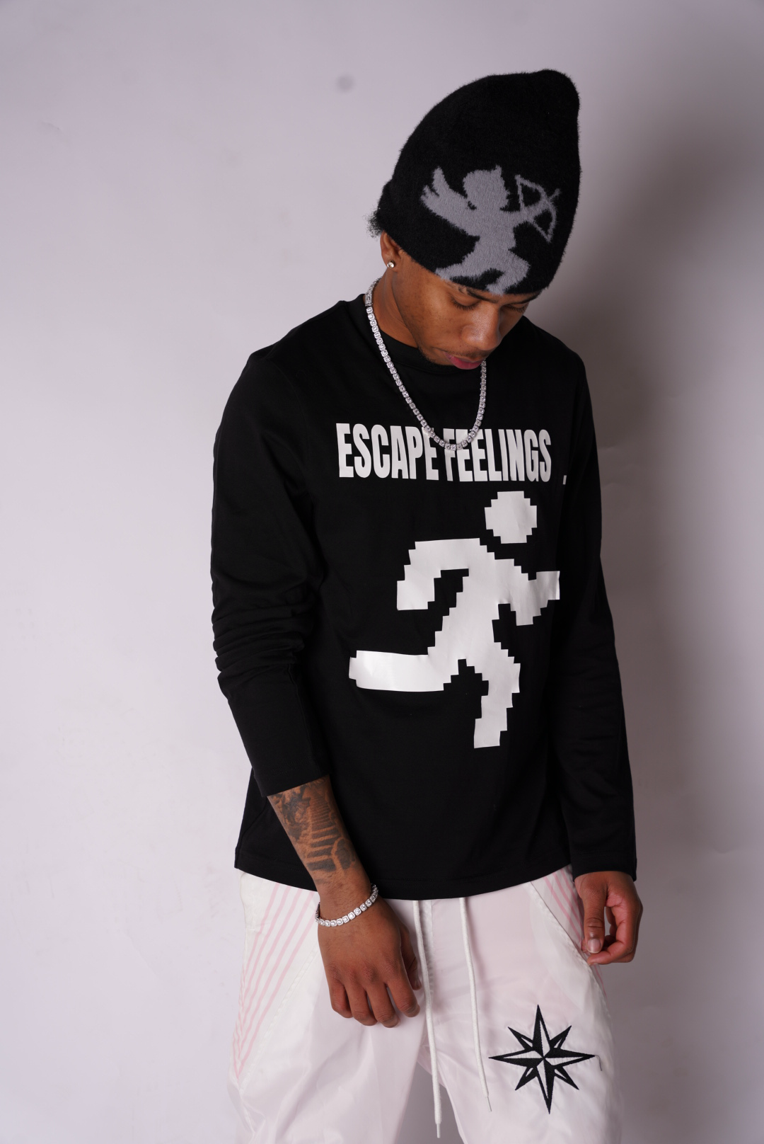 TEE " ESCAPE FEELINGS "